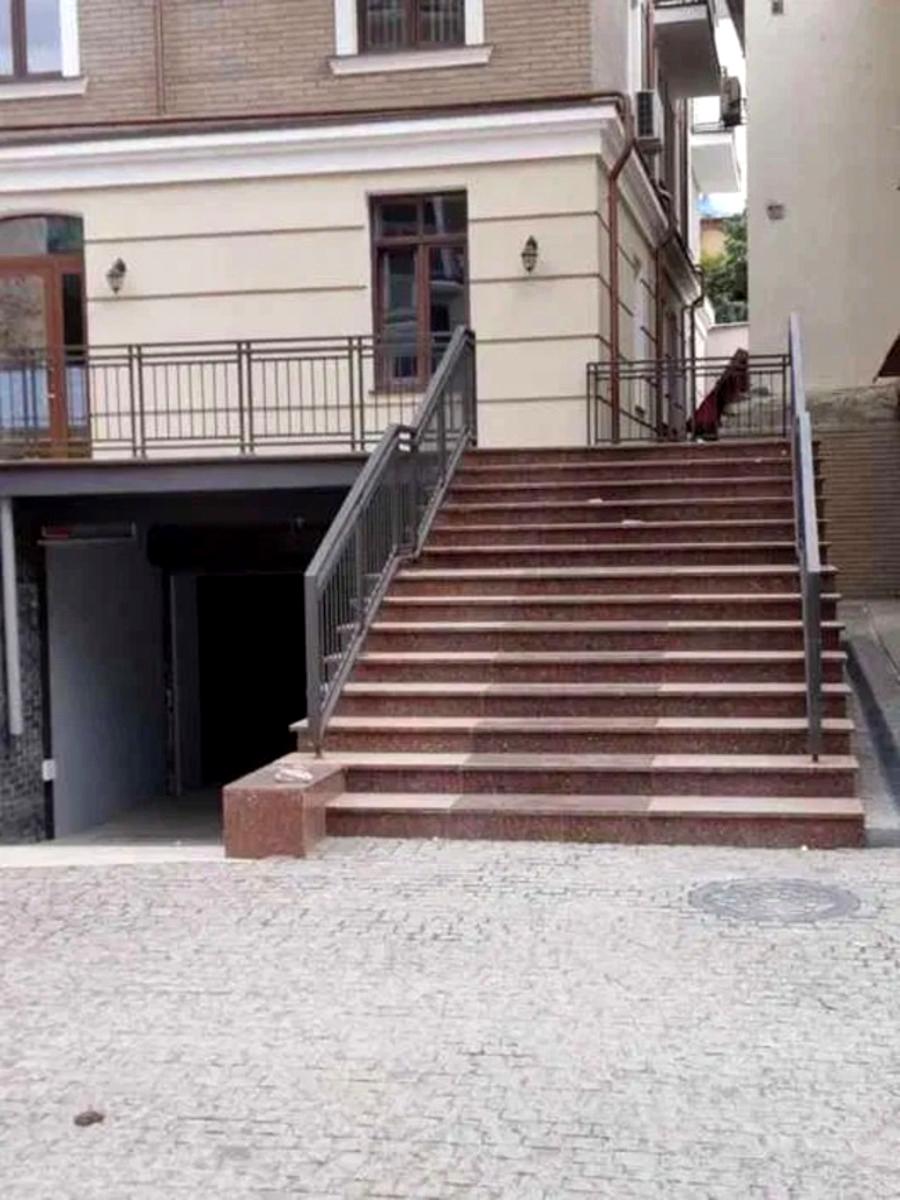1853964892917677