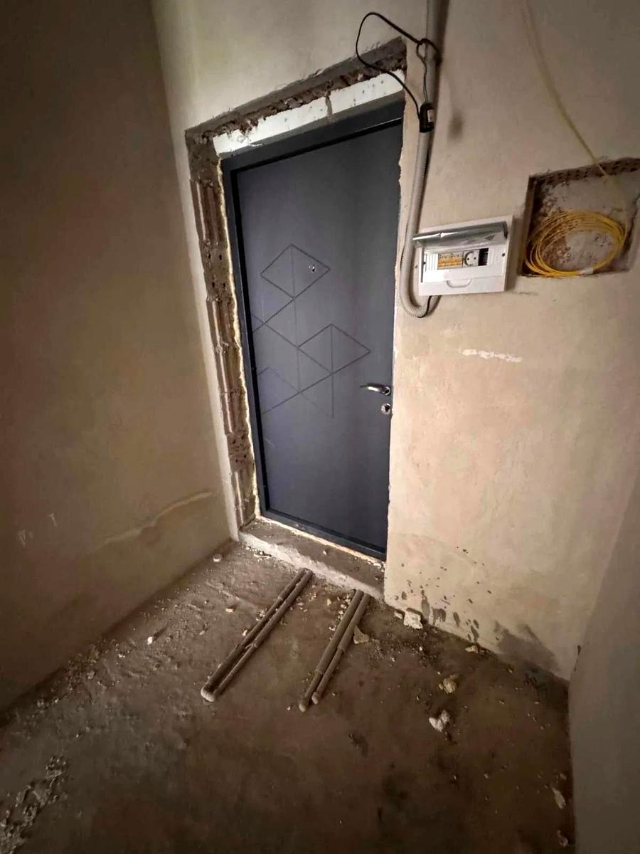 1854028888466303