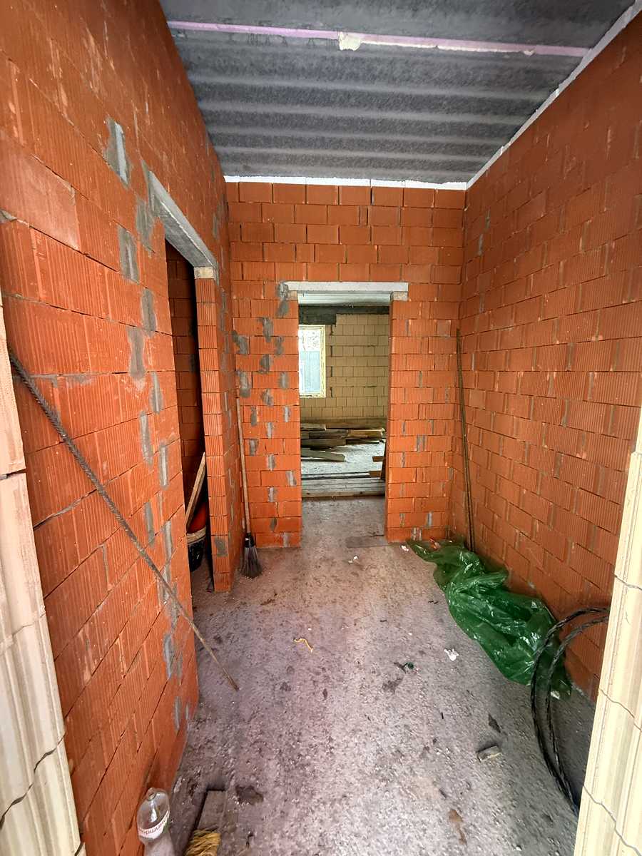 1854934989806572