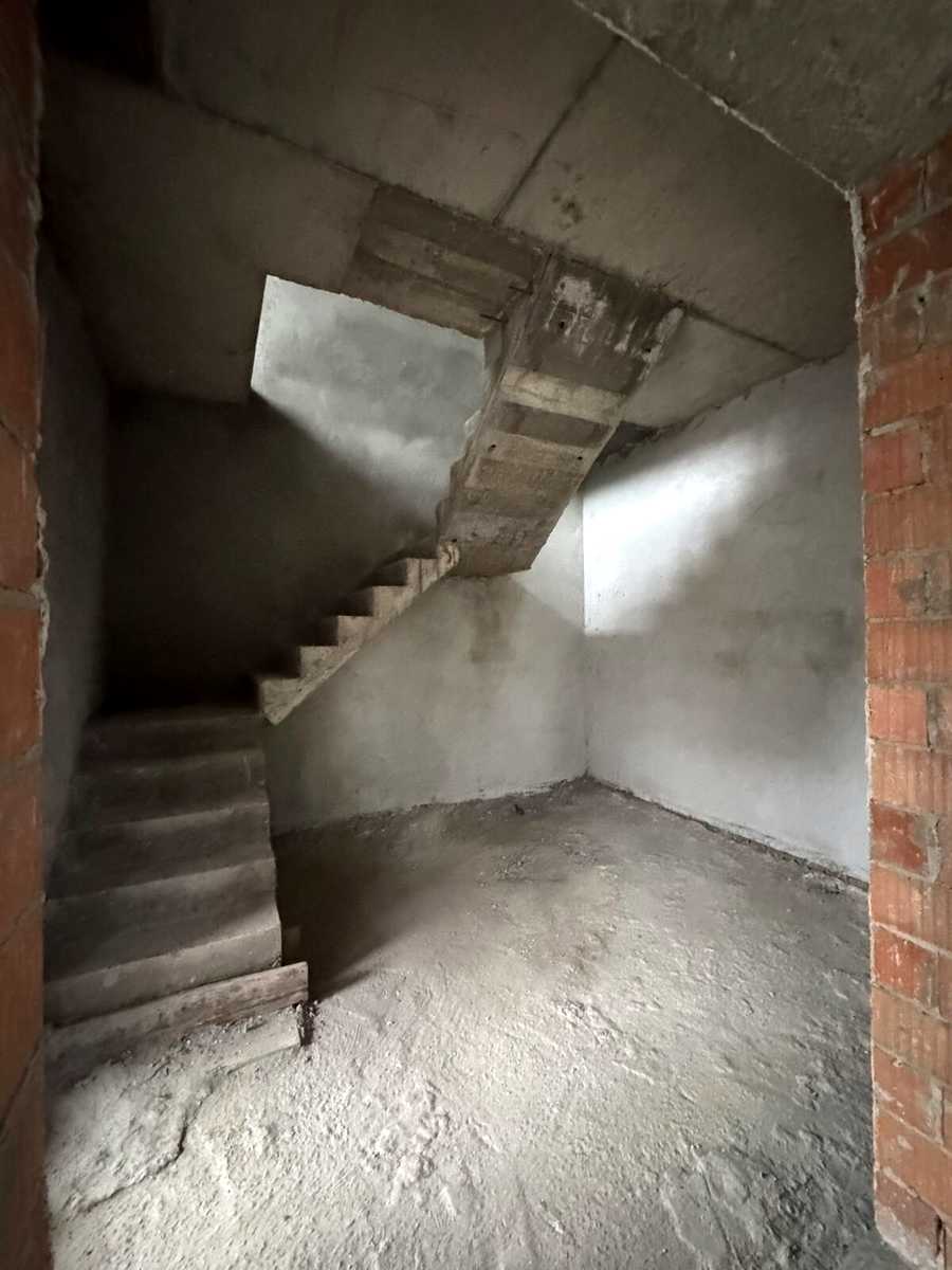 1855109743727492