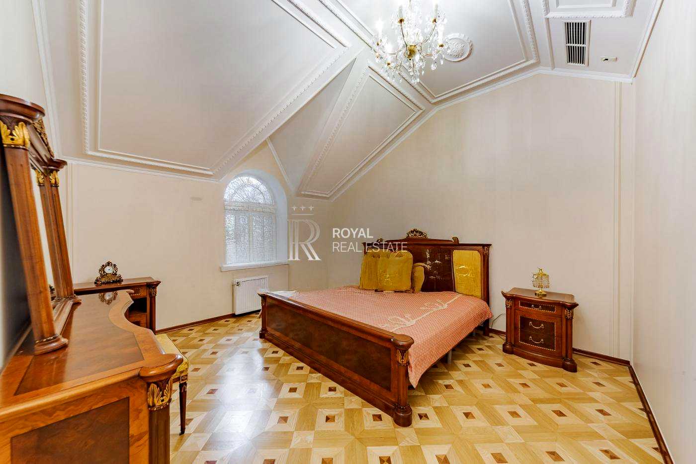 1855205729758293