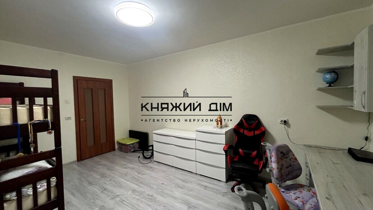 1855570158826561