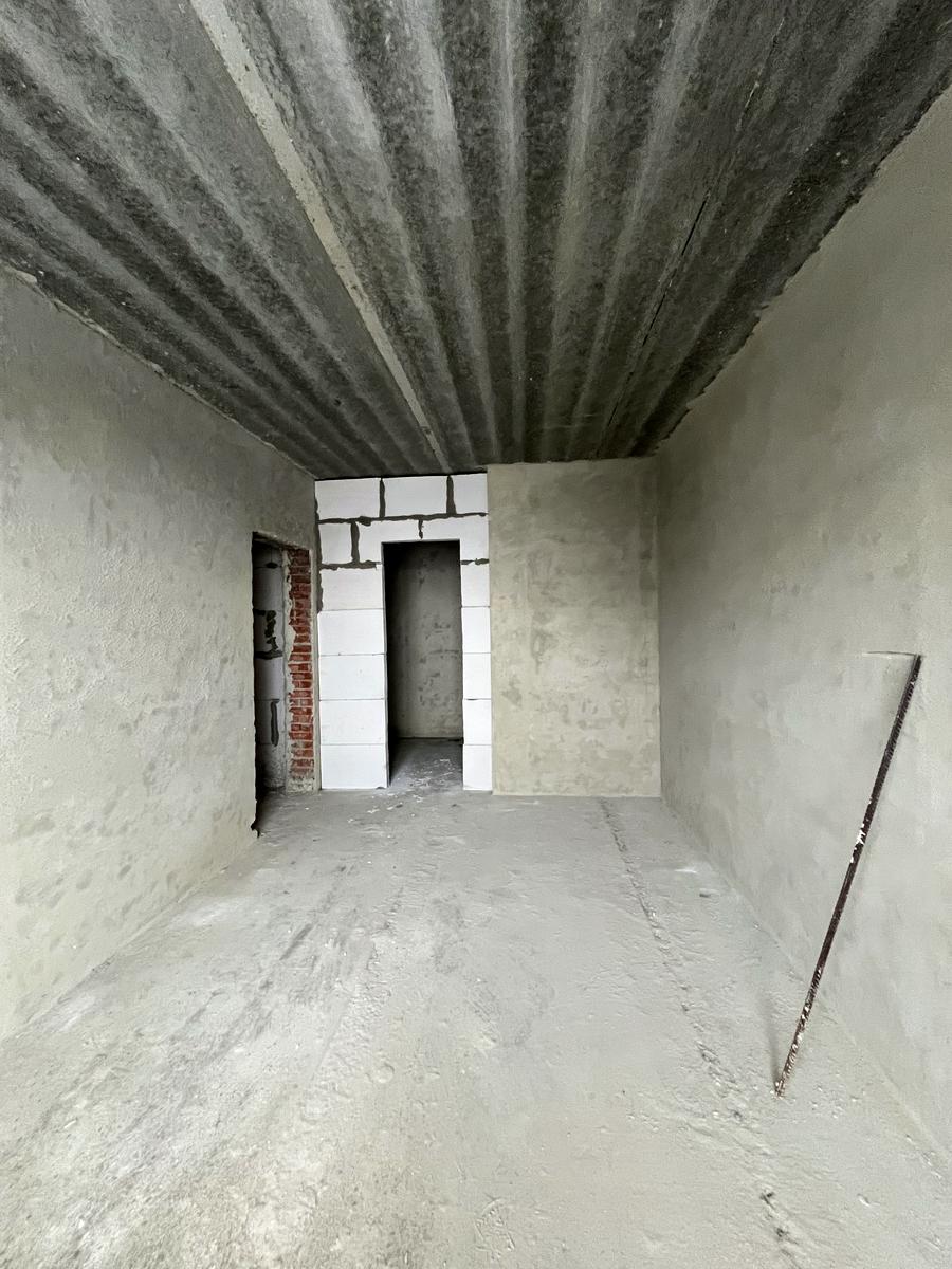 1855736095820931