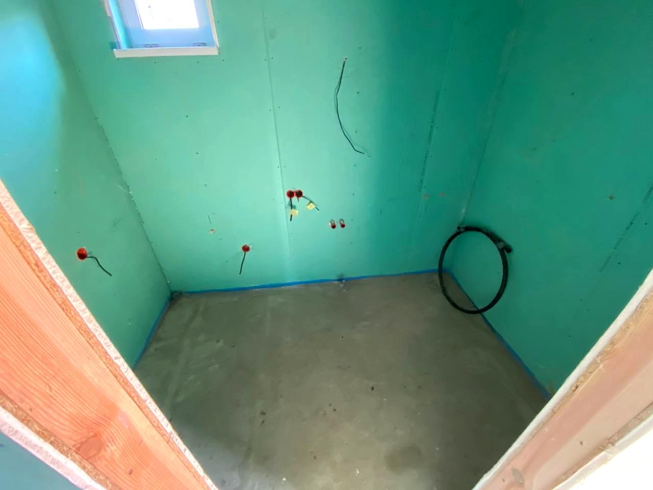 1855844783499256