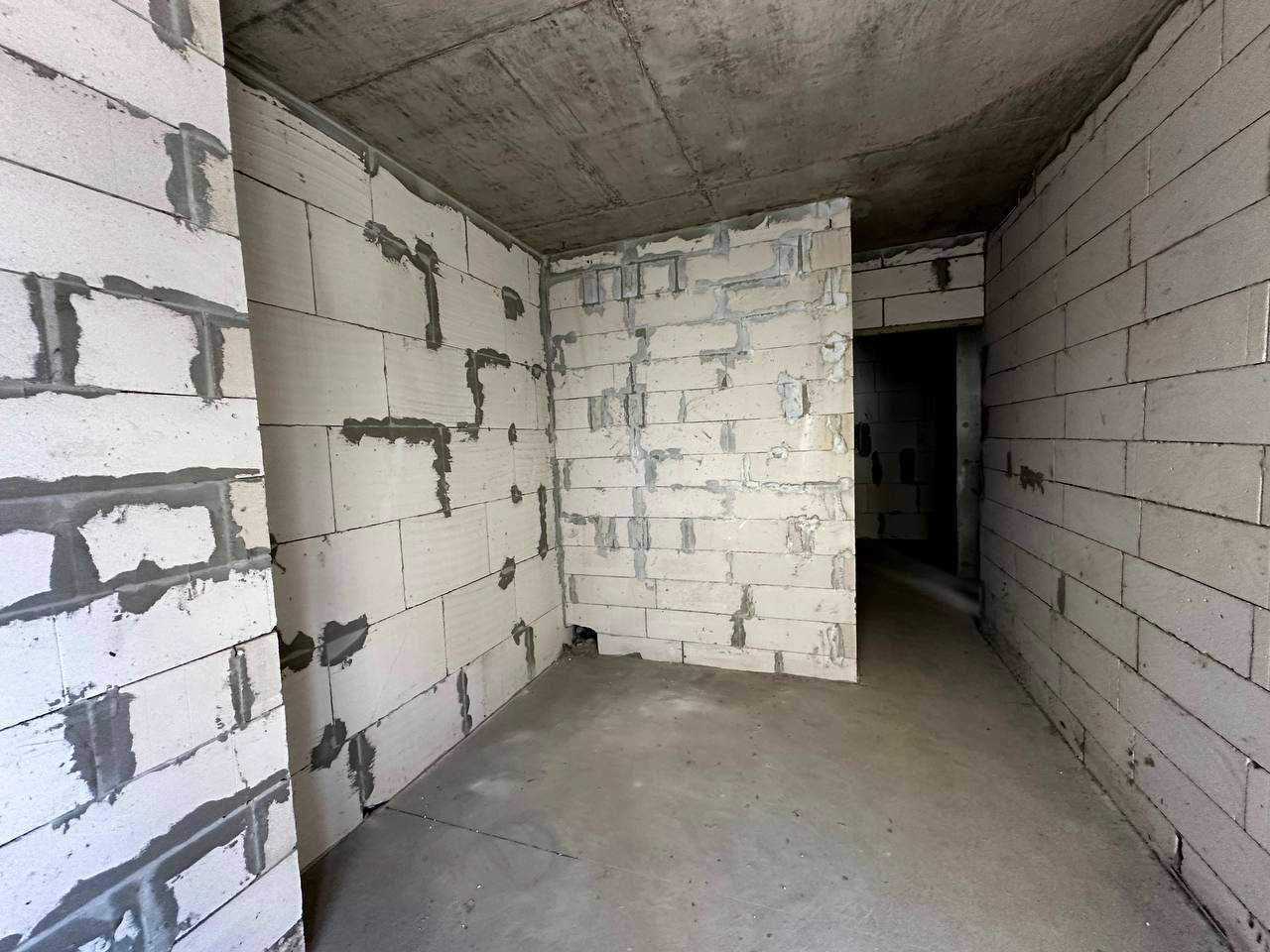 1856003700085898