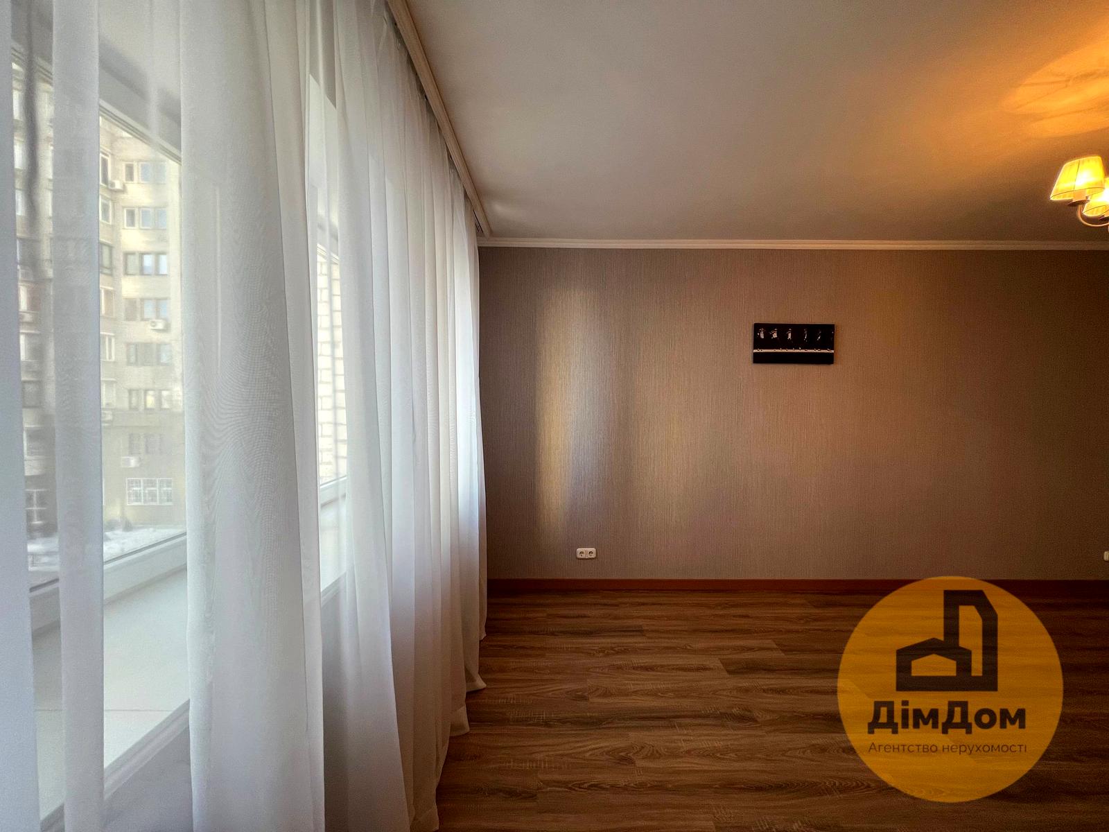1856005893256722