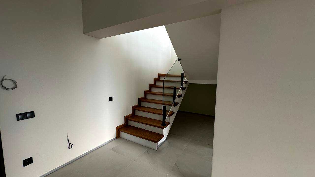 1856011329433194