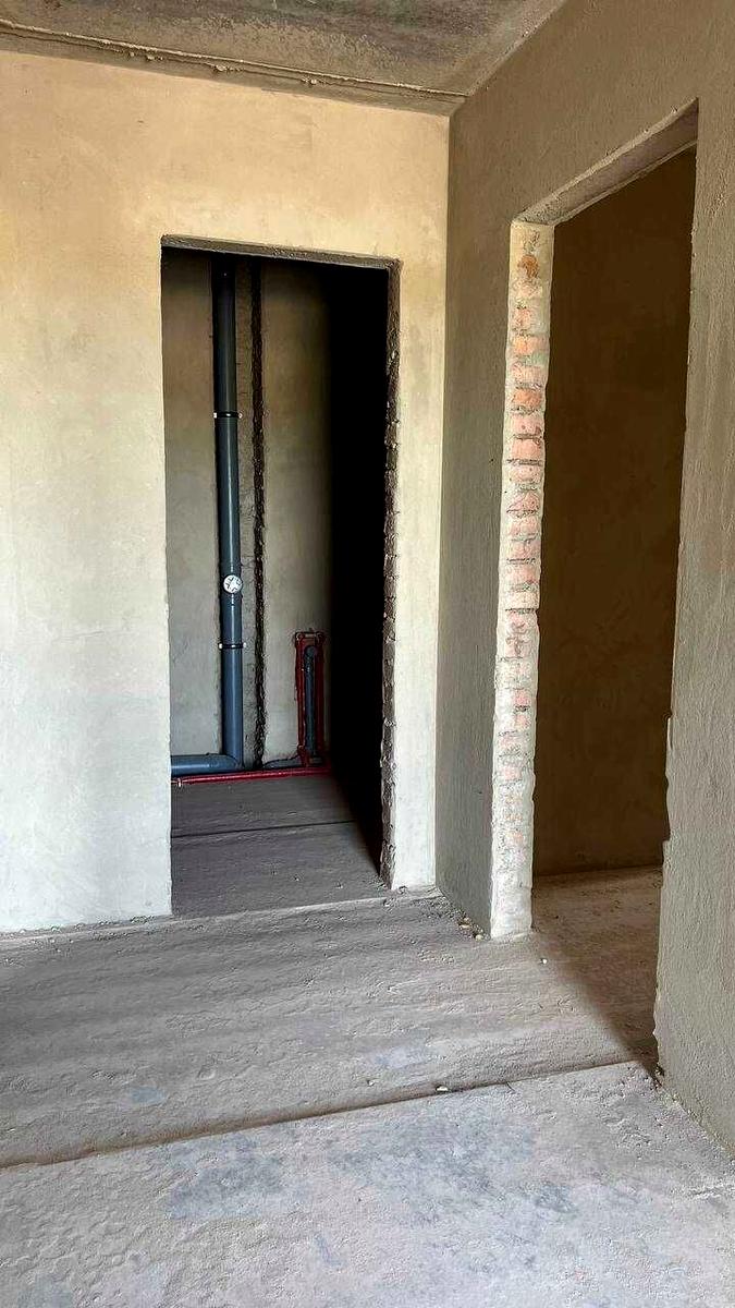 1856011788001969