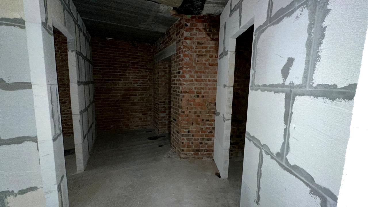 1856013059849733