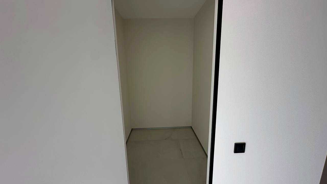 1856013463564800