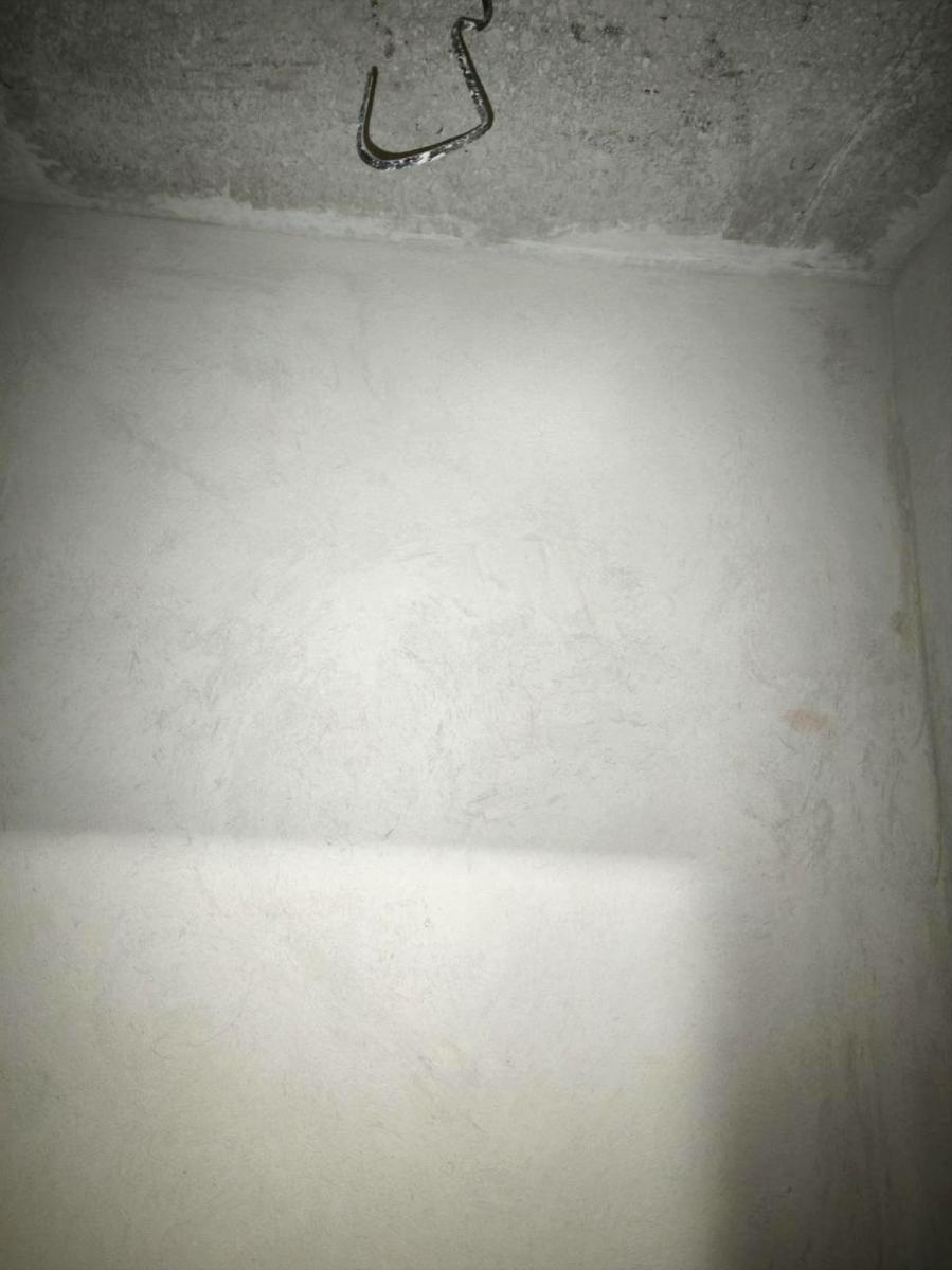 1856018347326592