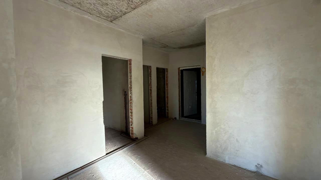 1856096358923630