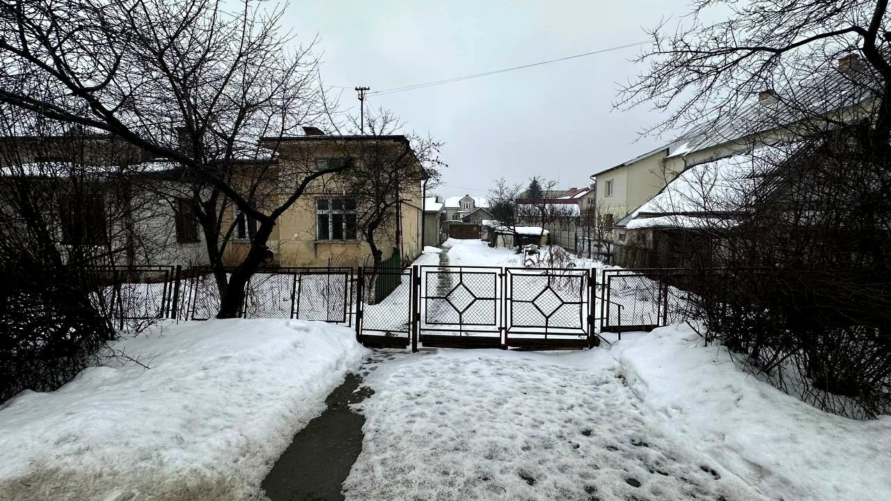 1856109163104528