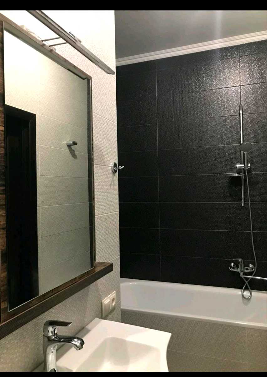 1856181940785716