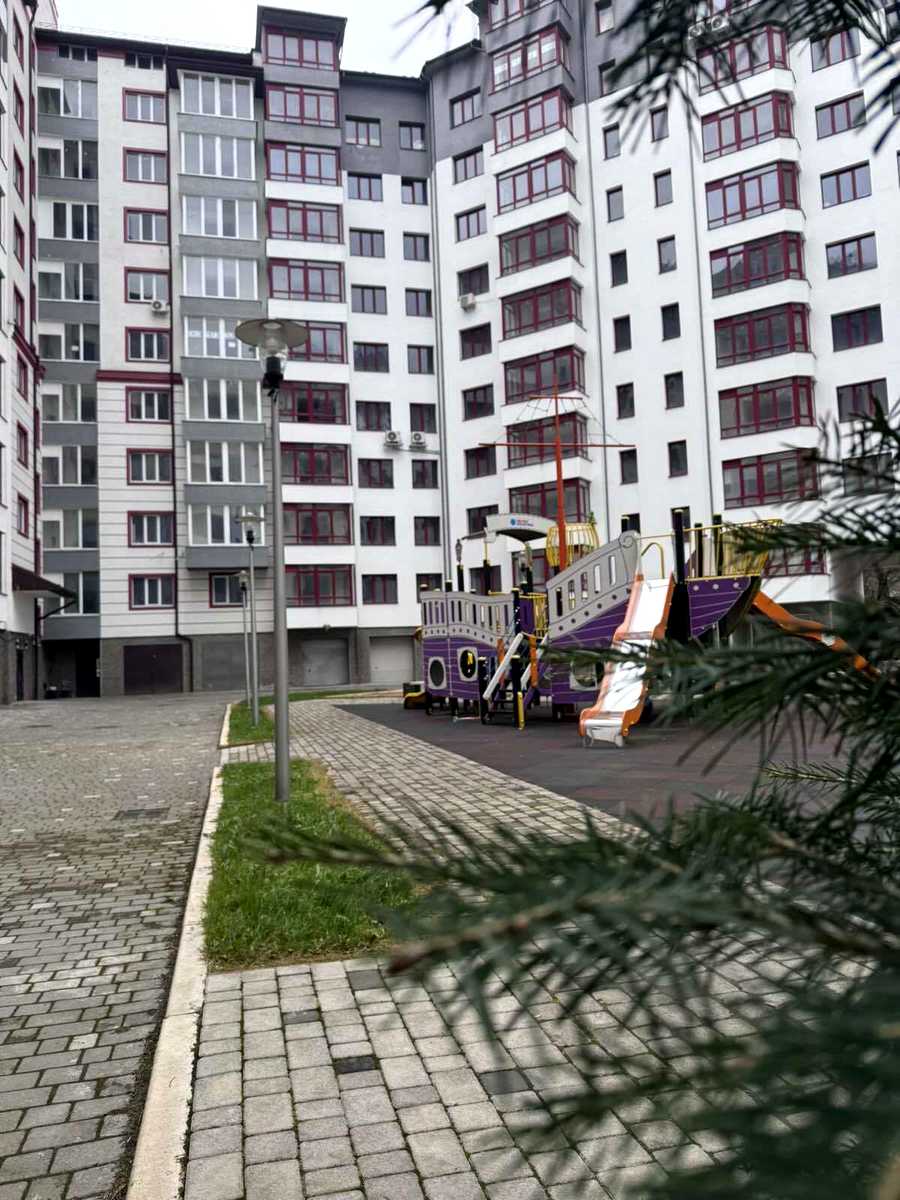 1856194535296633