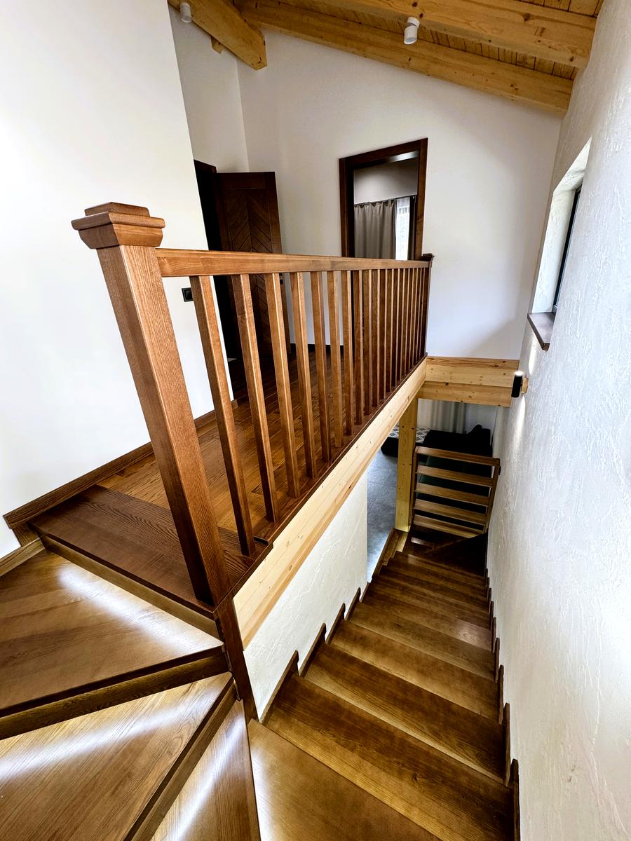 1856278842911680