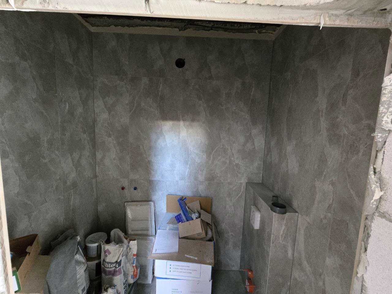 1856285224678353