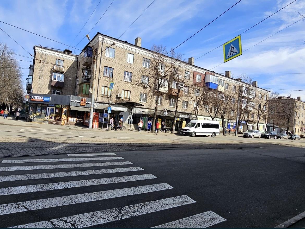 1856300685258381