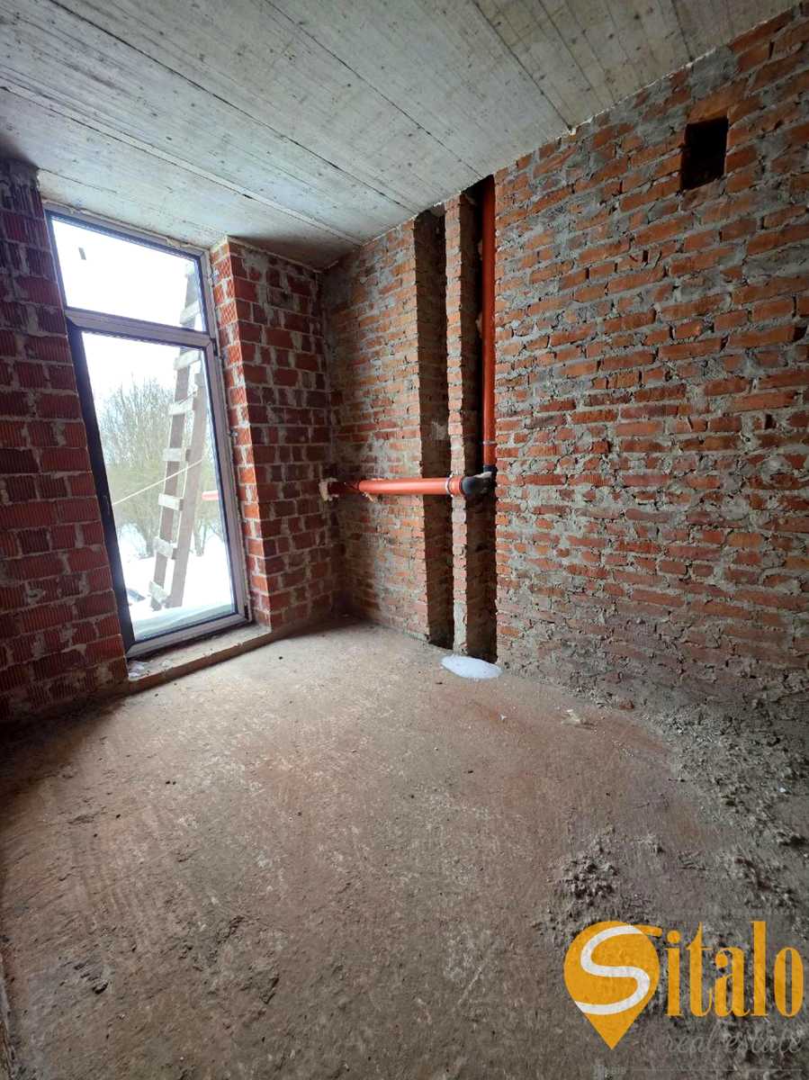 1856363424027983