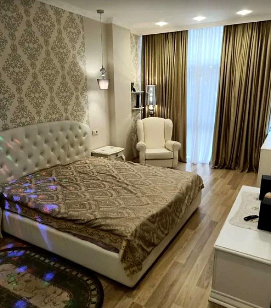 1856376905305996