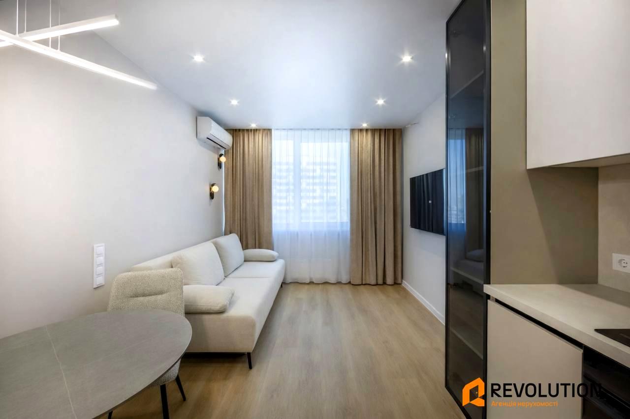 1856385709498360