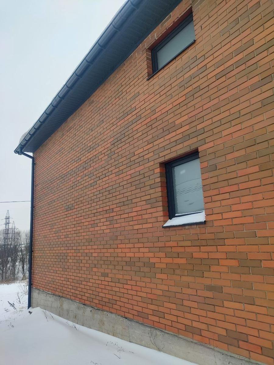 1856464668565827
