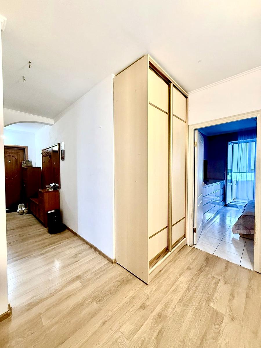 Простора 3-х кімнатна квартира на Сихові - зображення 2