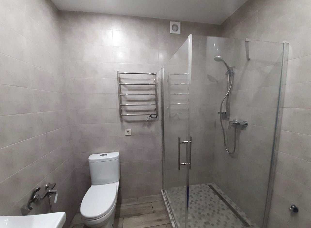 1856566378633542