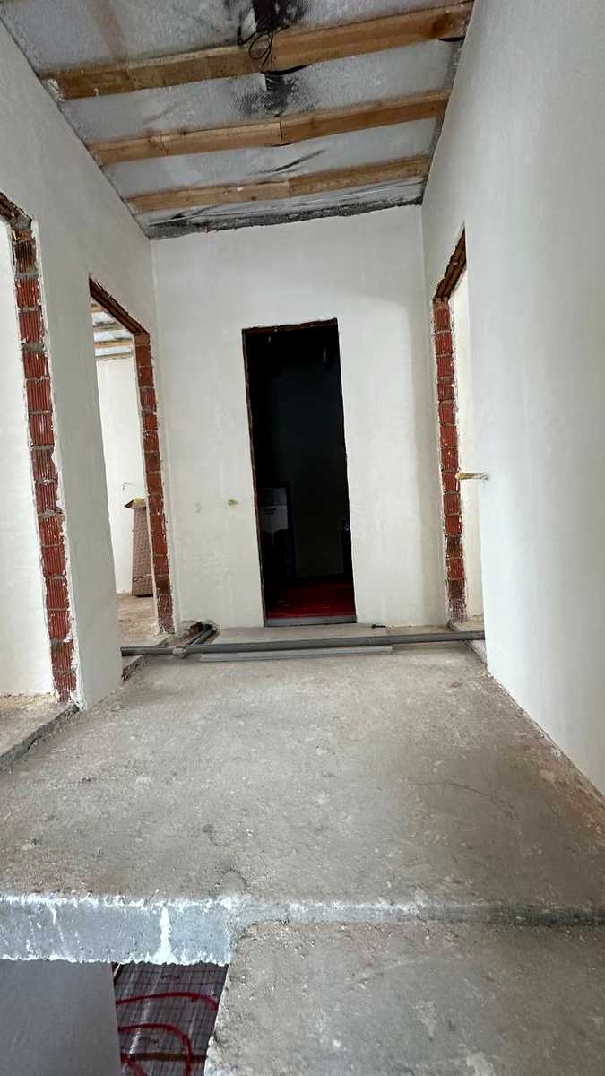 1856634399966178
