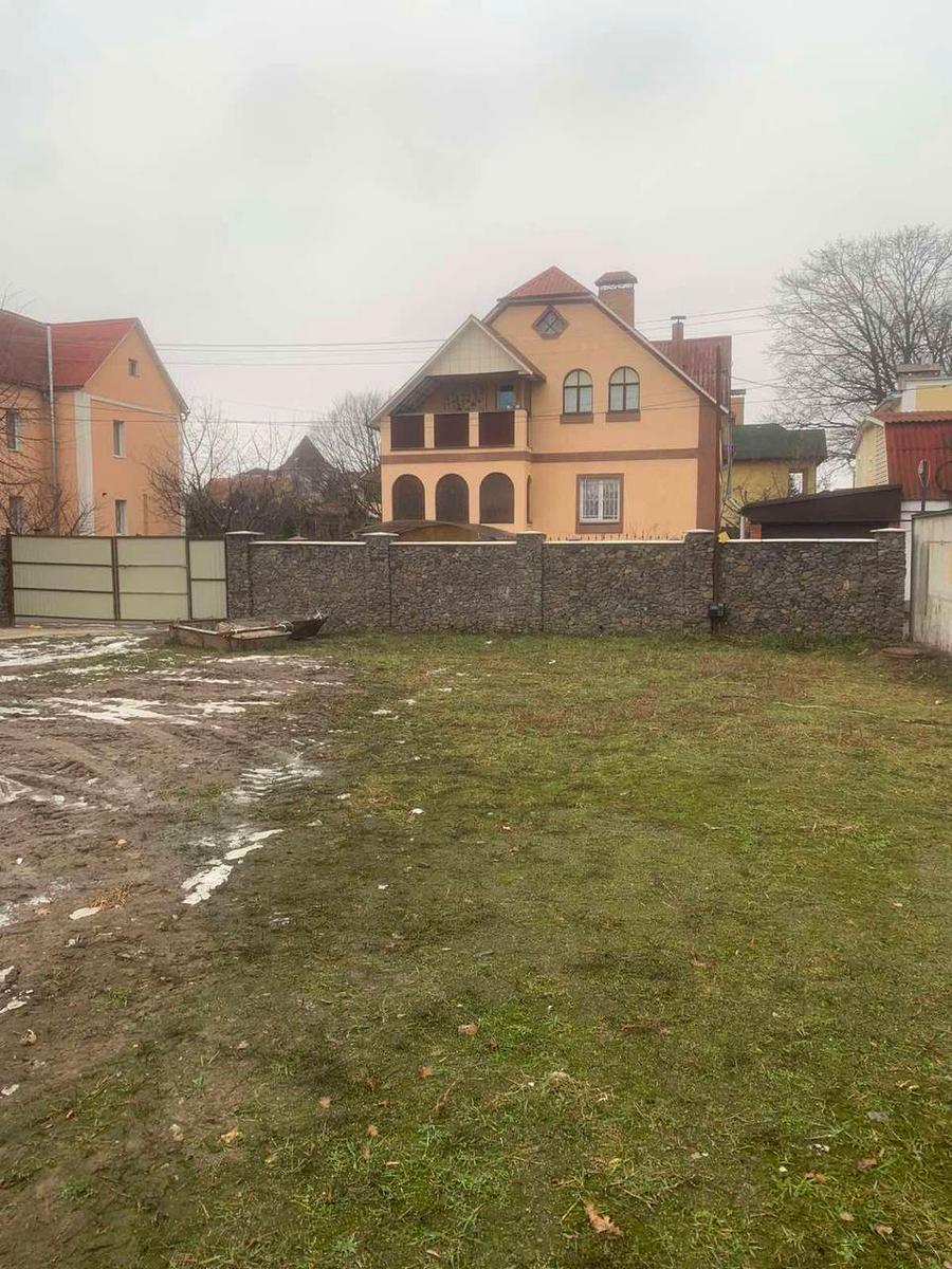 1856835239142251