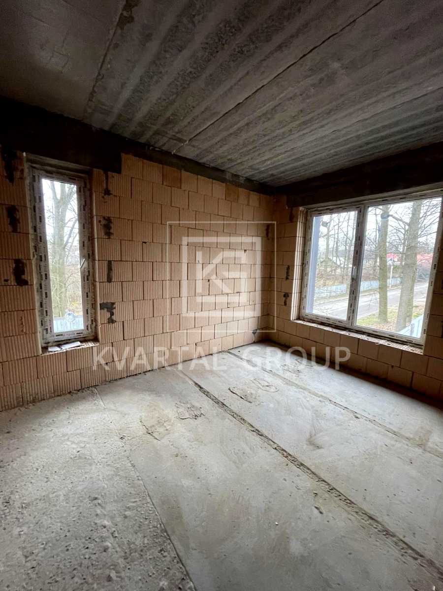1856847414869739