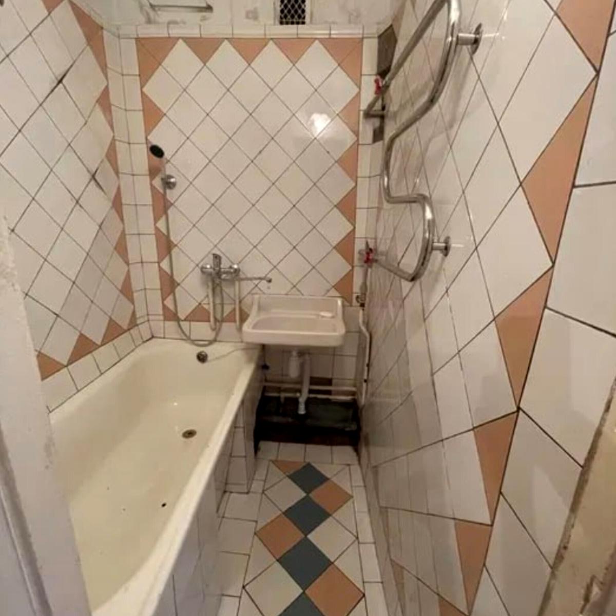 1856866076139158