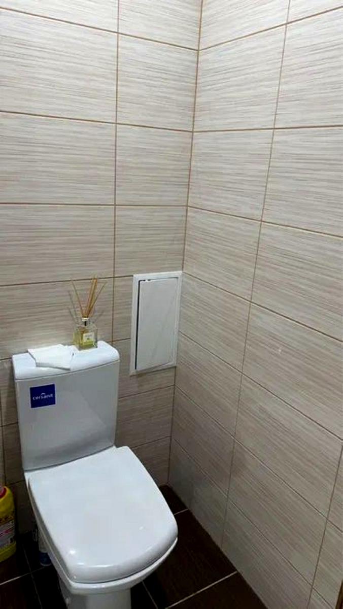 1856917757379645