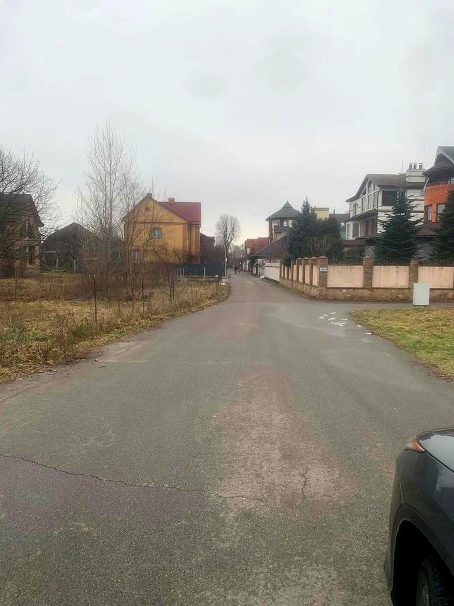 1856925786609577