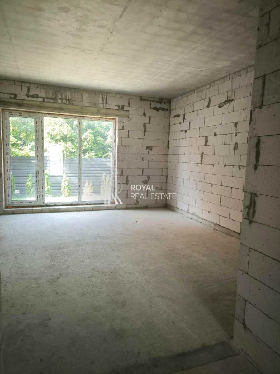 1857010325299175