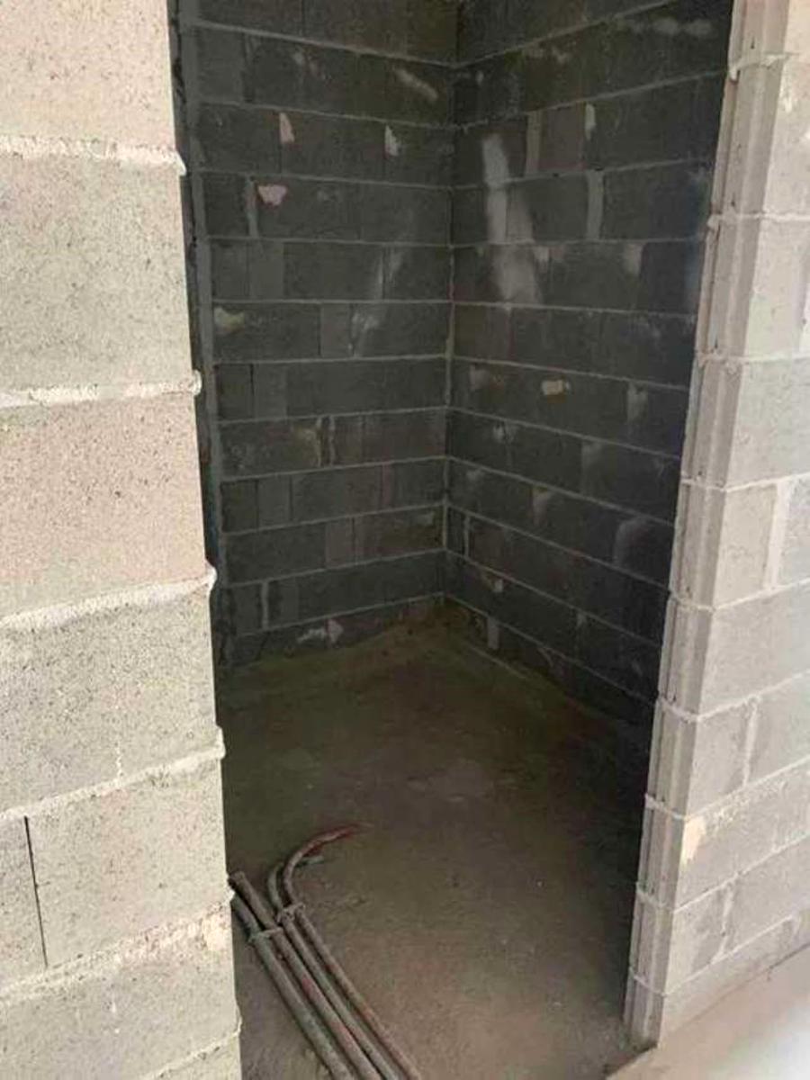 1857017642174144