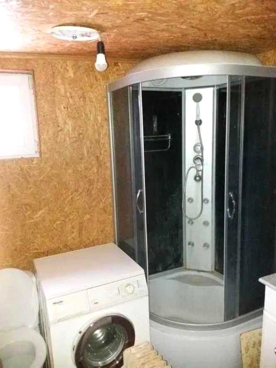 1857028642325208
