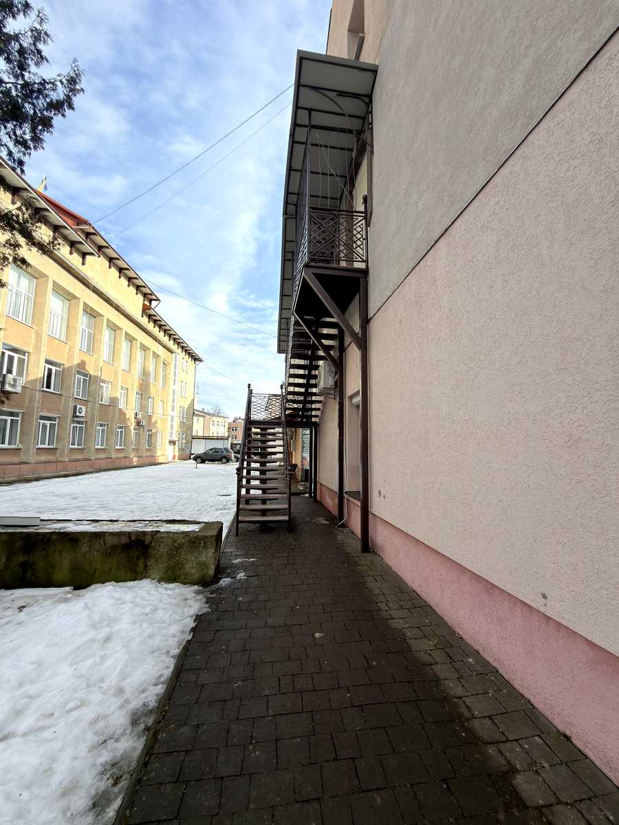 1857036621707120