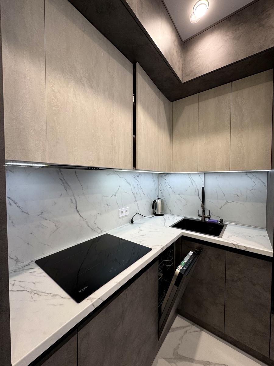 1857040403880557