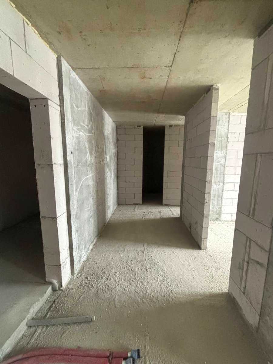 1857373637678992