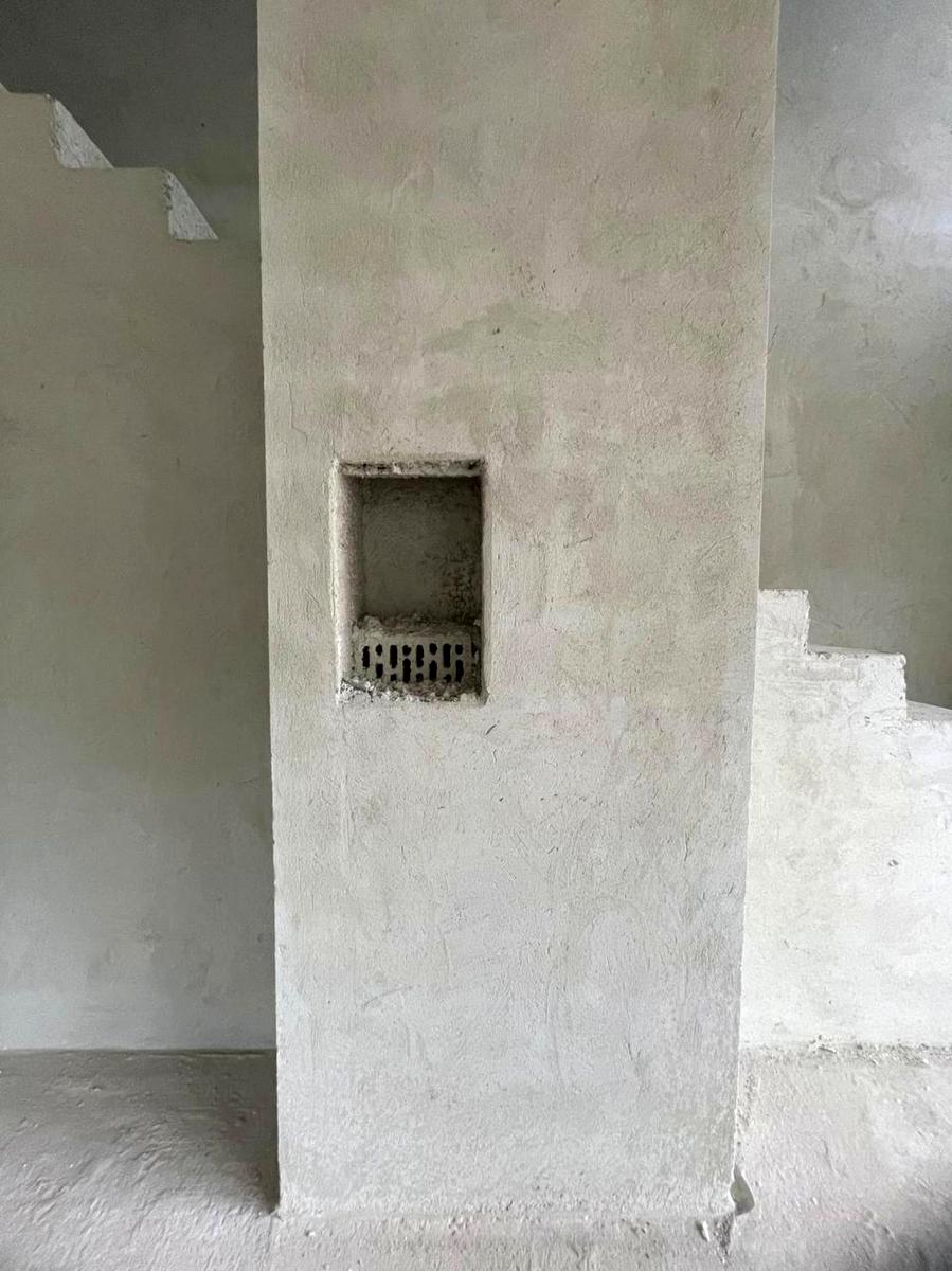 1857402044435565