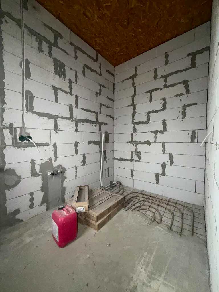 1857547961054996