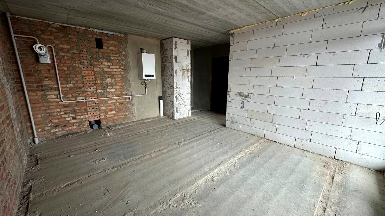 1857562759835078