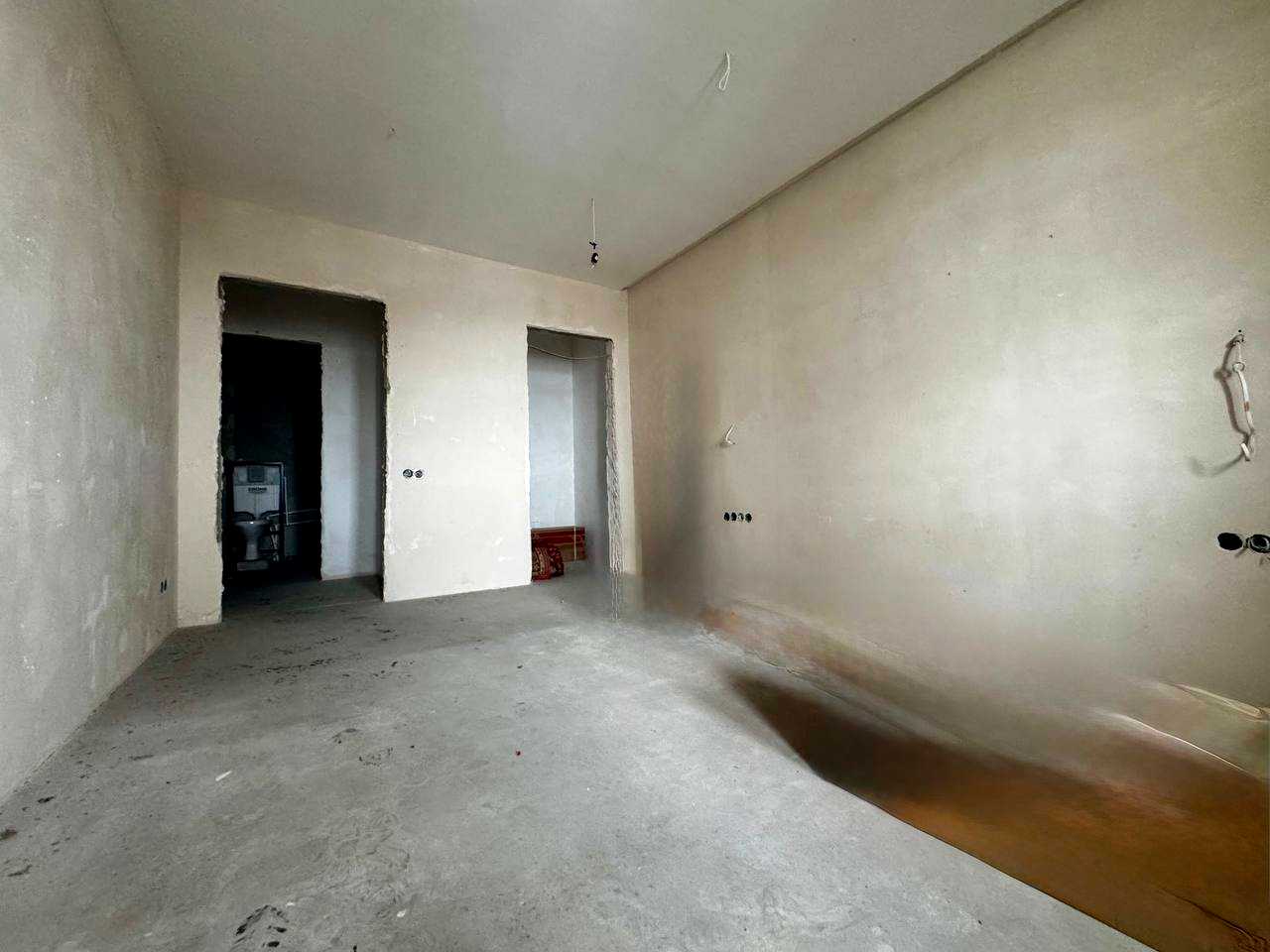 1857668442744008