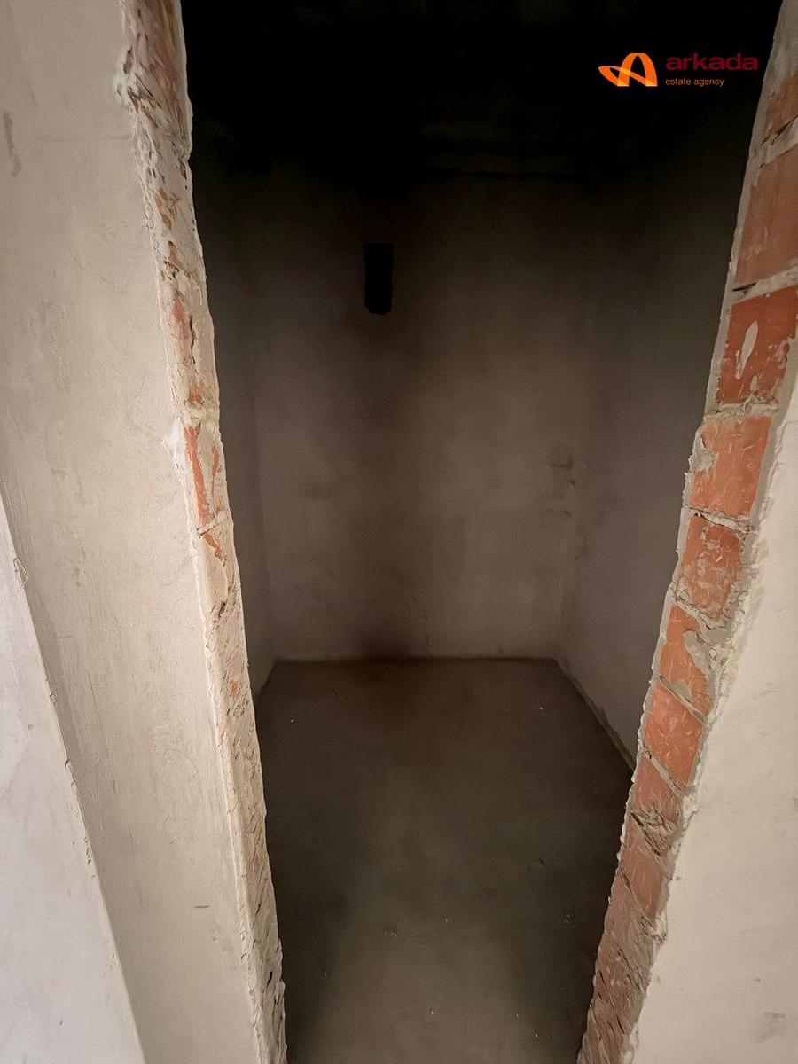 1857761522263353