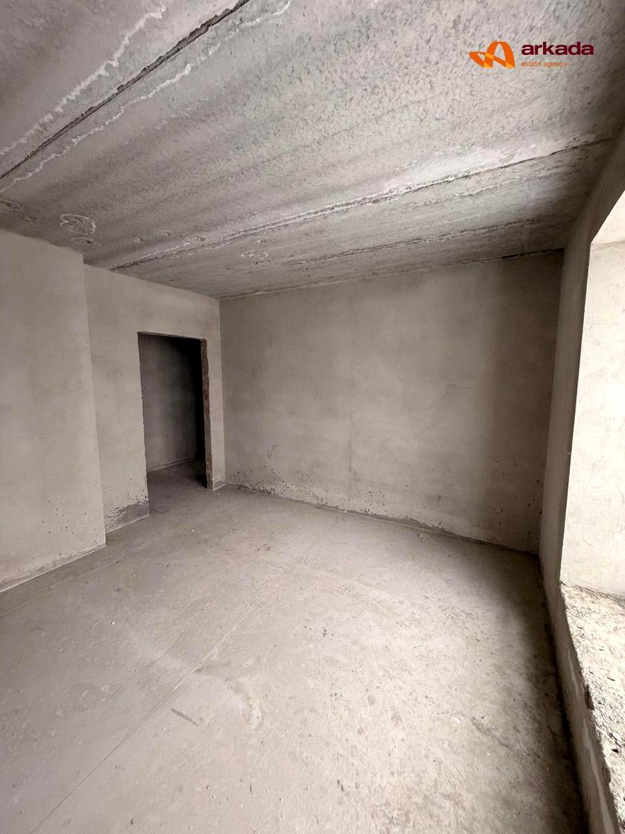 1857761572176083