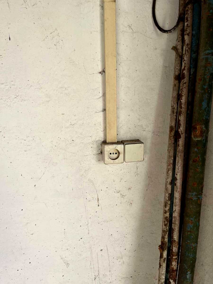 1857821162227690