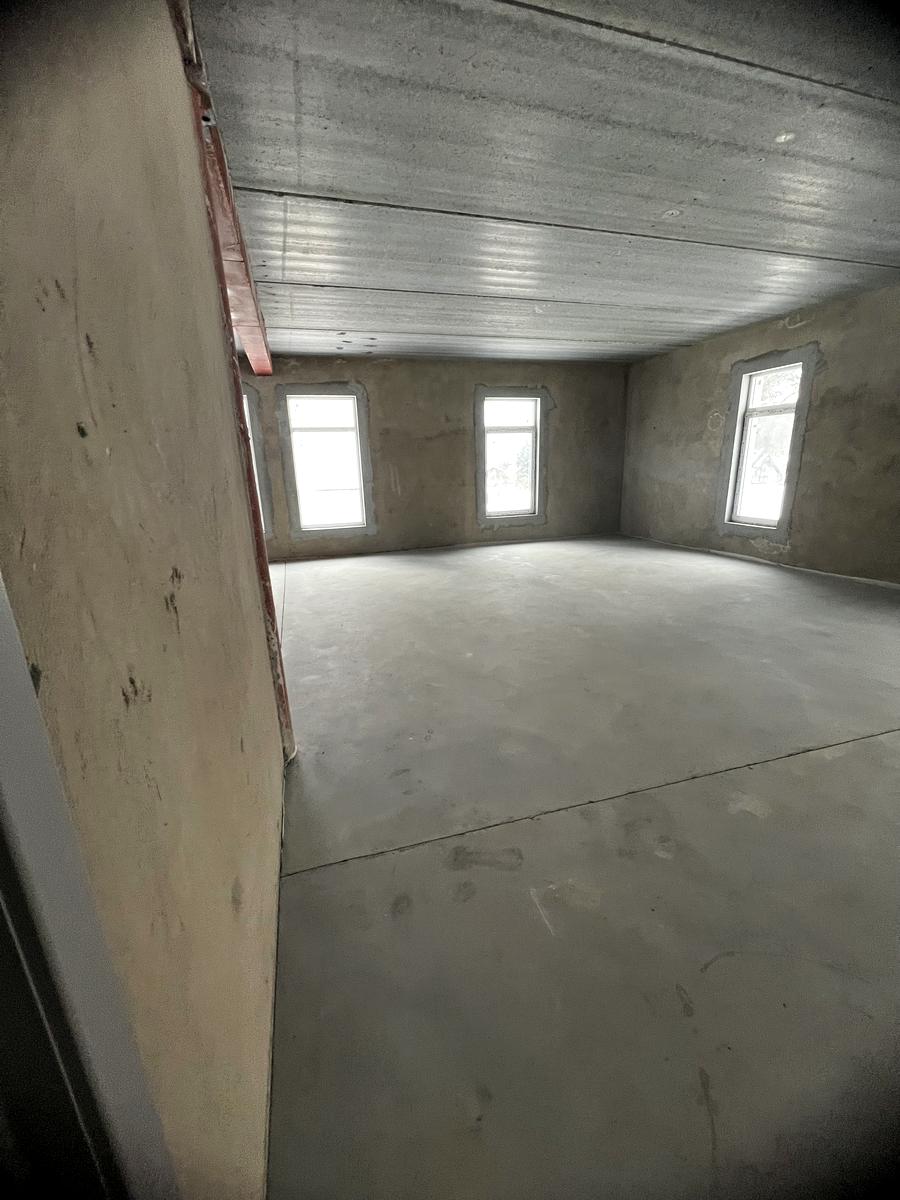1857858154978947