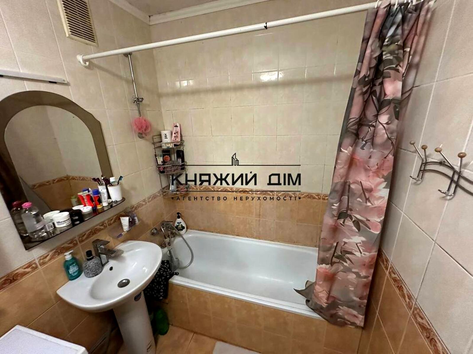 1857903271925978