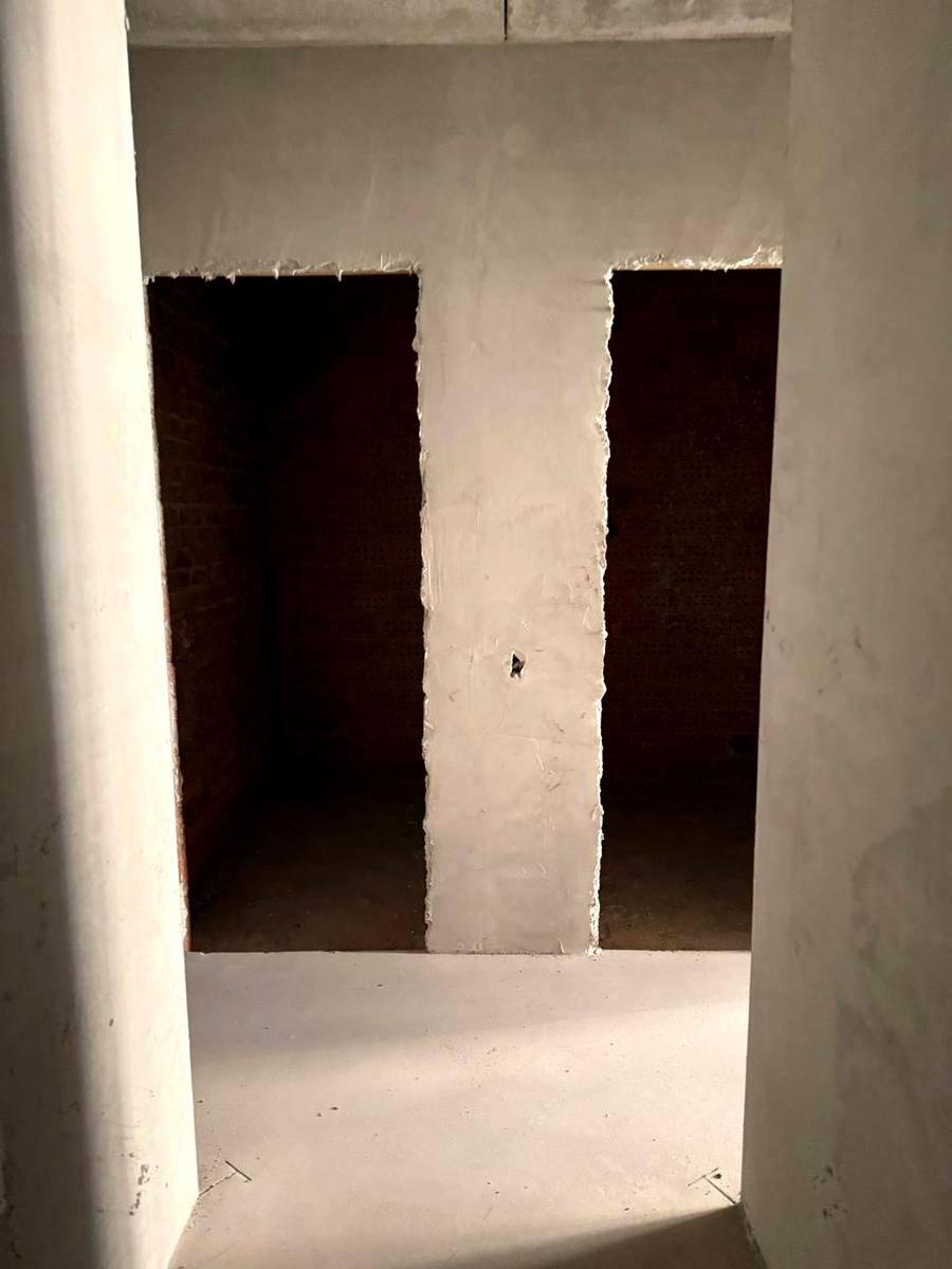 1857907855805668